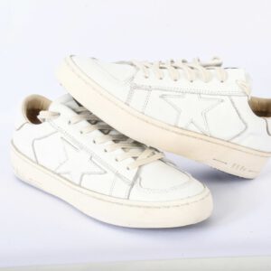 Witte leren sneakers met ster design